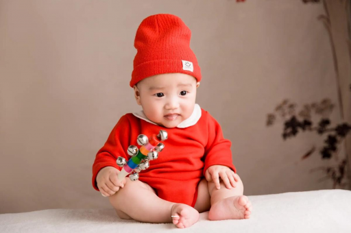 松原宝宝几个月戴银手镯好